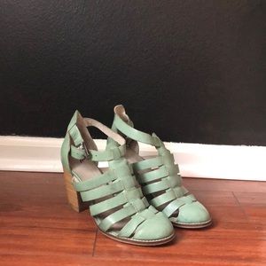 Seychelles sea foam heels